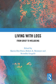 Narratives of experiences of presence in bereavement: sources of comfort, ambivalence and distress Narratives of experiences of presence in bereavement: sources of comfort, ambivalence and distress